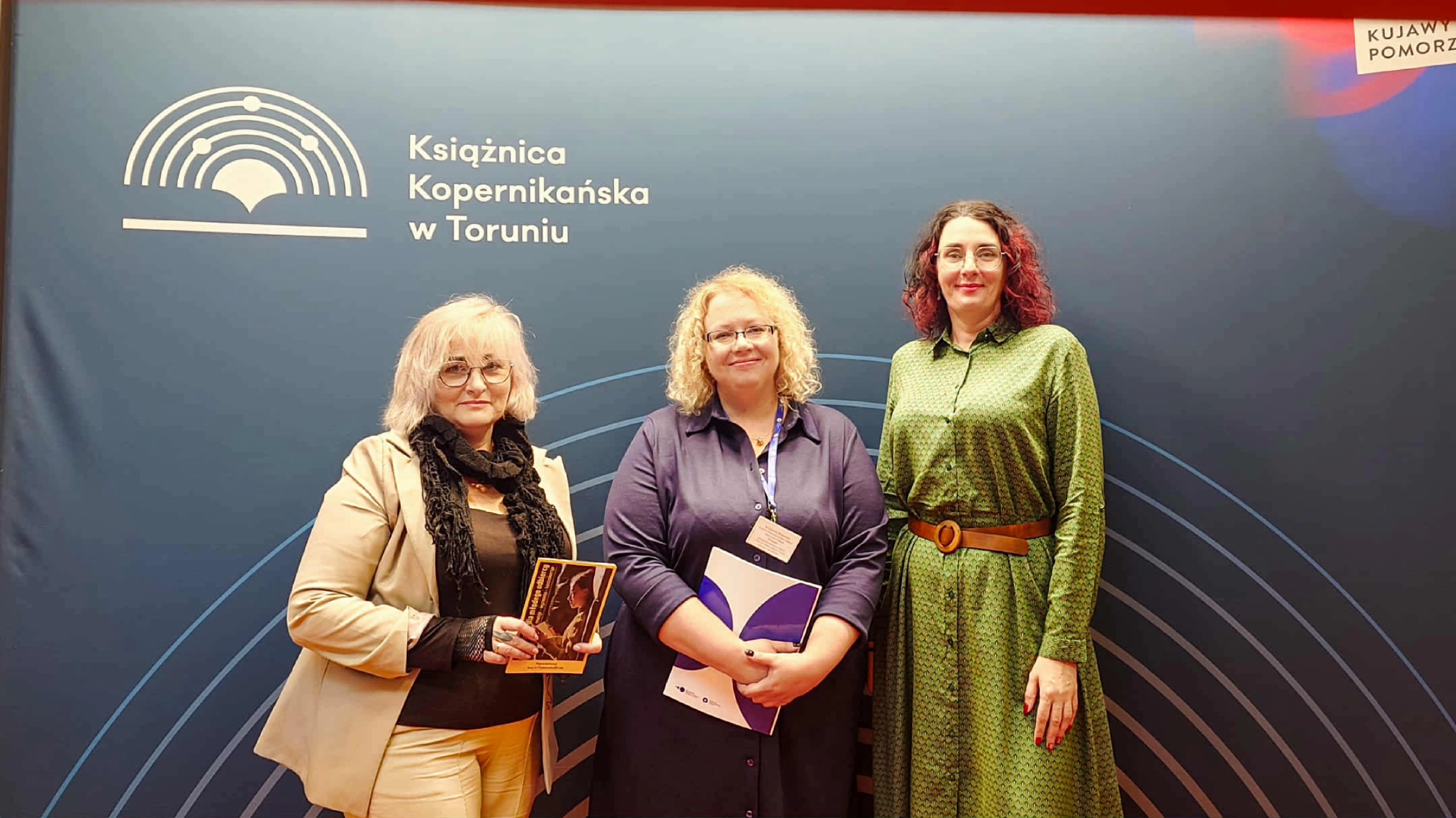 "Książka dla młodego odbiorcy: rewizje - wyzwania - kontrowersje" "Książka dla młodego odbiorcy: rewizje - wyzwania - kontrowersje"